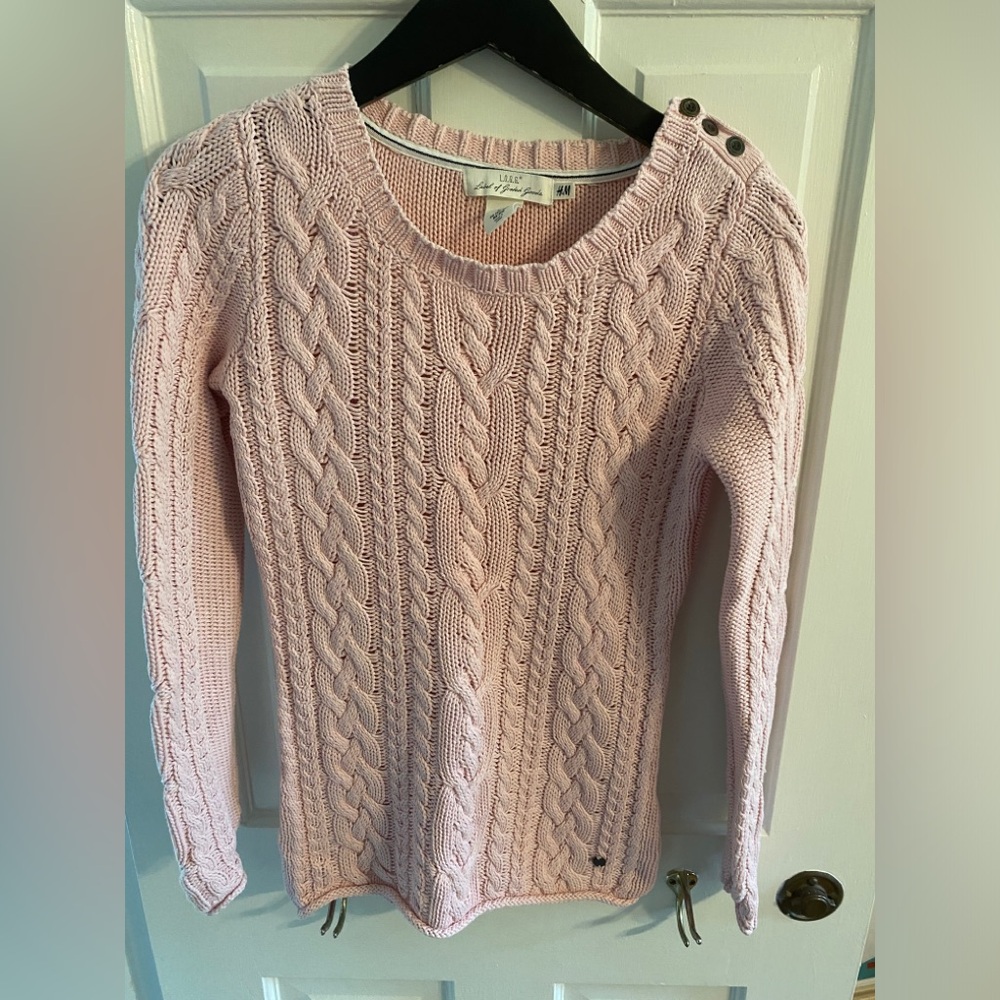 H & M pink 100% cotton sweater with button detail.